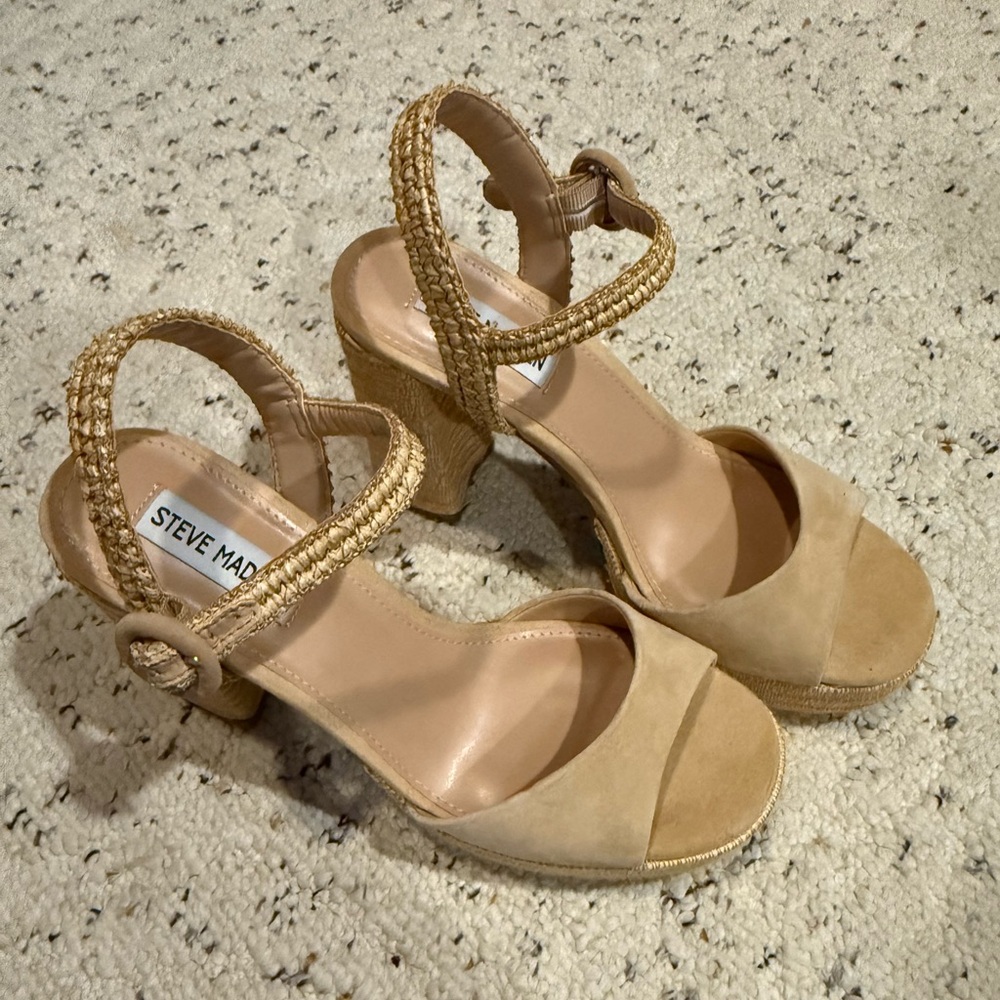 Steve Madden platformoms Size 8